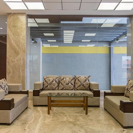 Hotel Hills Tirupattur Tiruppatur Buitenkant foto