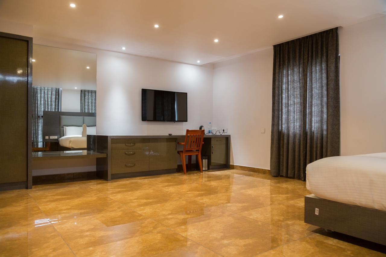 Hotel Hills Tirupattur Tiruppatur Buitenkant foto