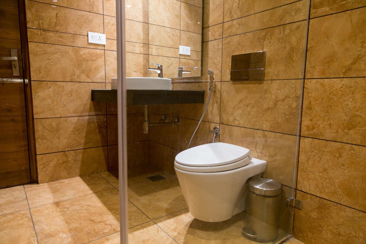 Hotel Hills Tirupattur Tiruppatur Buitenkant foto