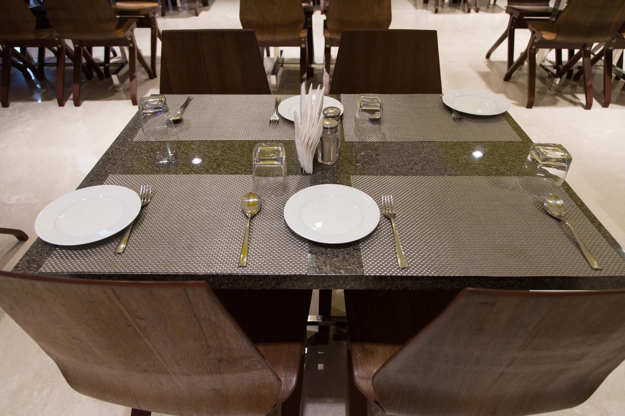 Hotel Hills Tirupattur Tiruppatur Buitenkant foto
