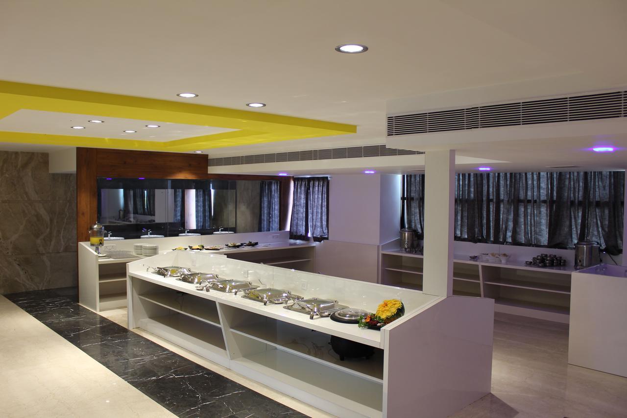 Hotel Hills Tirupattur Tiruppatur Buitenkant foto