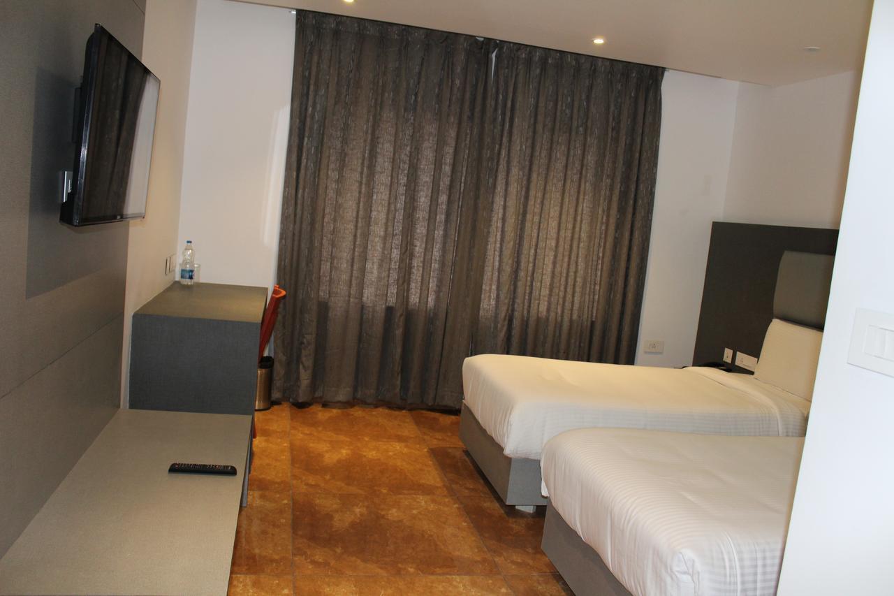 Hotel Hills Tirupattur Tiruppatur Buitenkant foto