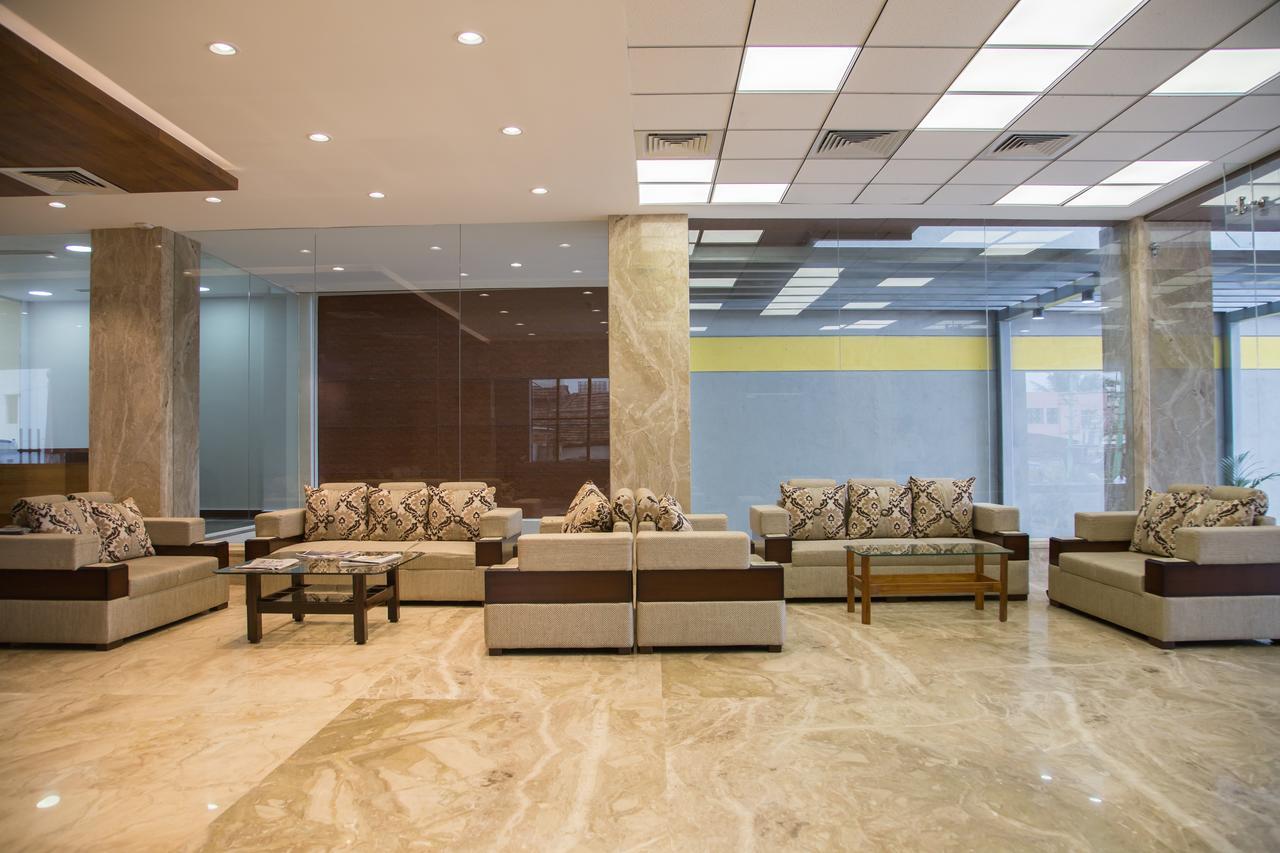 Hotel Hills Tirupattur Tiruppatur Buitenkant foto